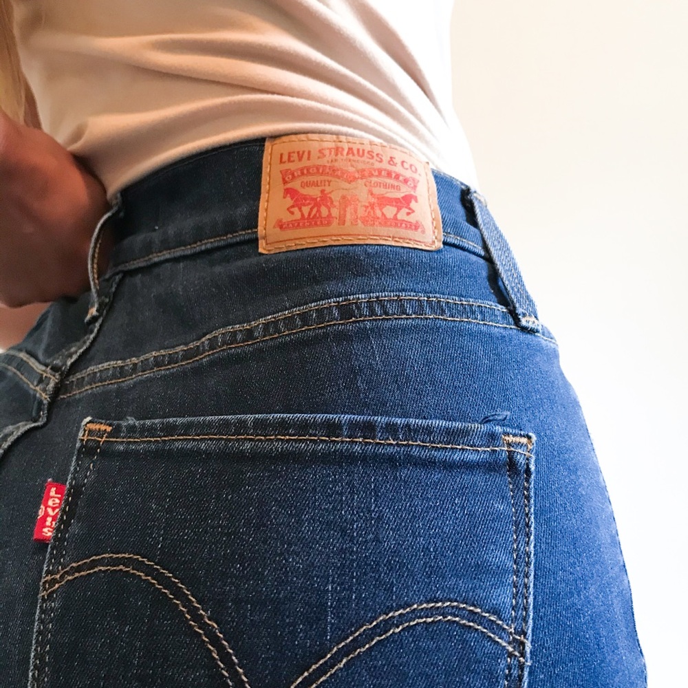 Levi’s 314 shaping straight jeans